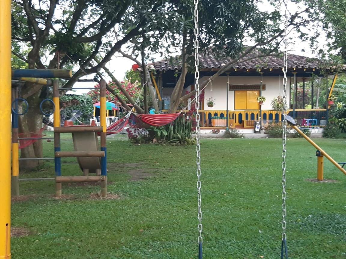 Casa Finca Villa Luz A 800 Mts Del Parque Del Cafe Монтенегро Екстер'єр фото