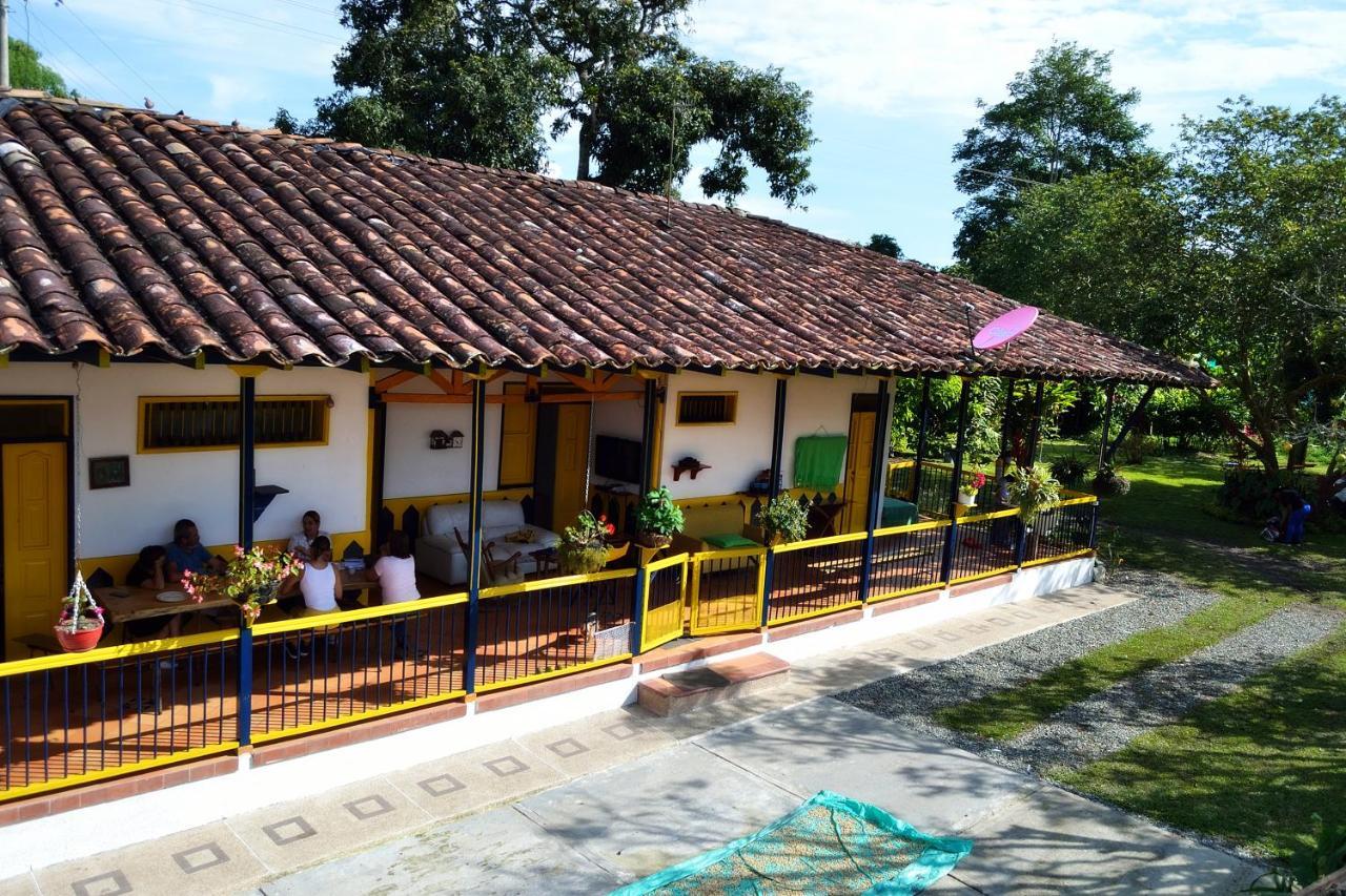 Casa Finca Villa Luz A 800 Mts Del Parque Del Cafe Монтенегро Екстер'єр фото